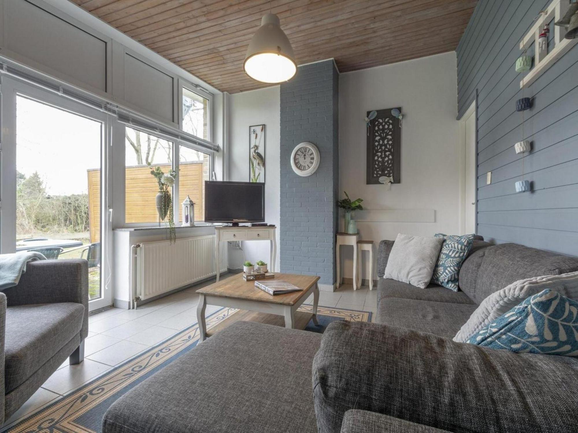 Stylish Beachside Bungalow With Patio Sint Maartensvlotbrug 외부 사진