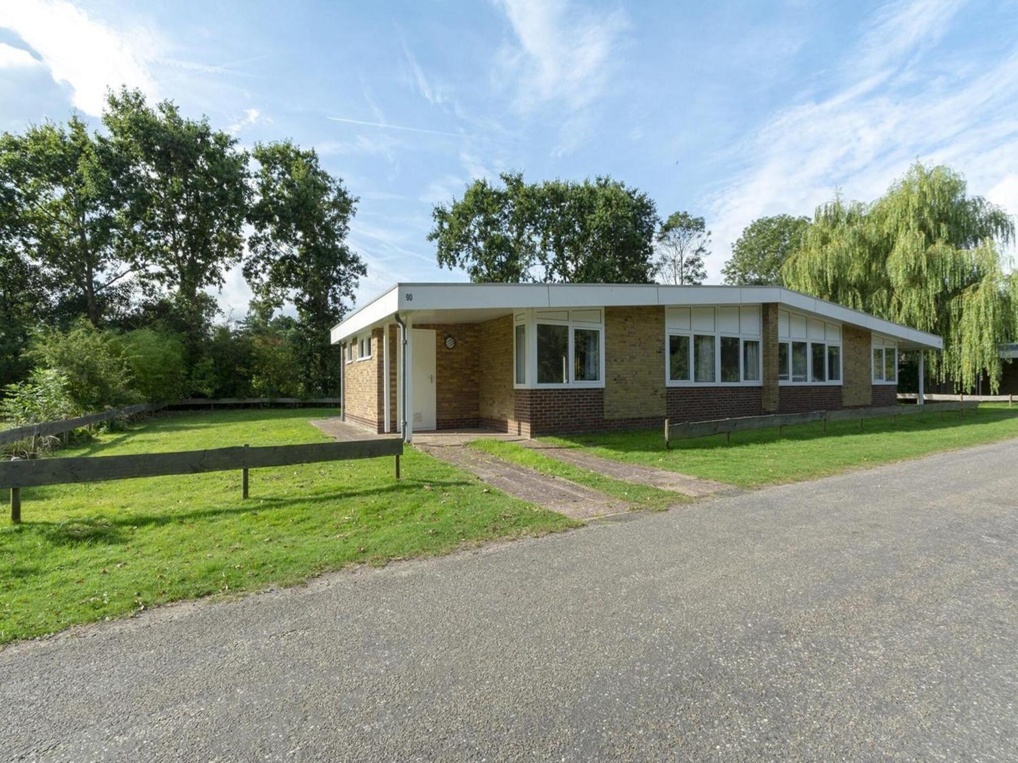 Stylish Beachside Bungalow With Patio Sint Maartensvlotbrug 외부 사진