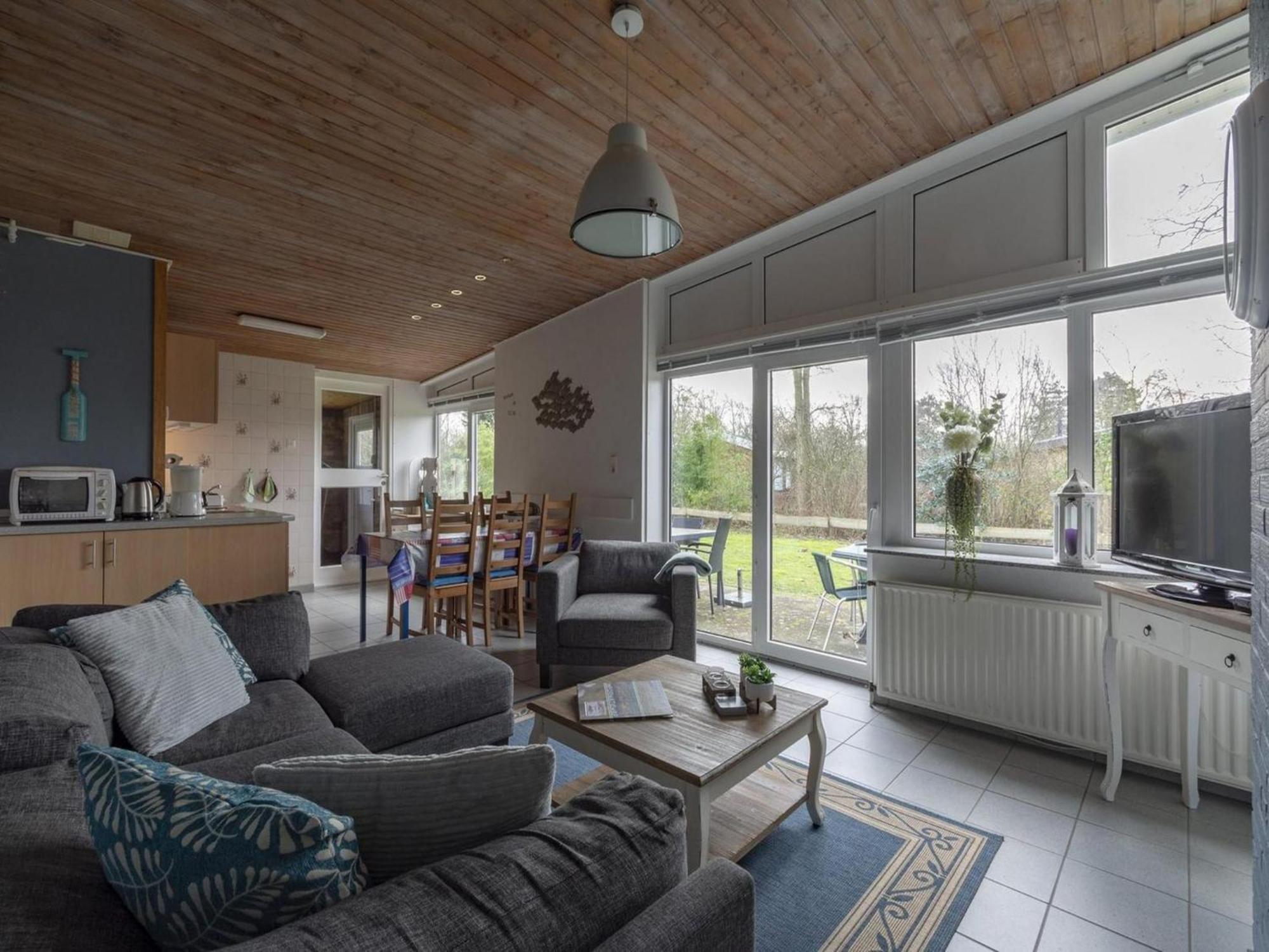 Stylish Beachside Bungalow With Patio Sint Maartensvlotbrug 외부 사진
