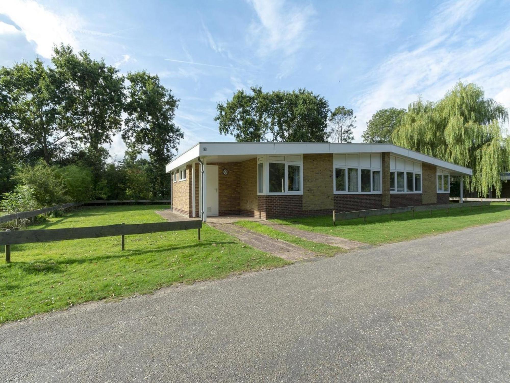 Stylish Beachside Bungalow With Patio Sint Maartensvlotbrug 외부 사진